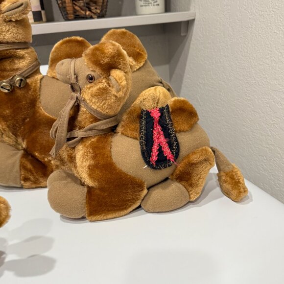 3 Vintage Plush Camels from Dubai - Picture 8 of 17